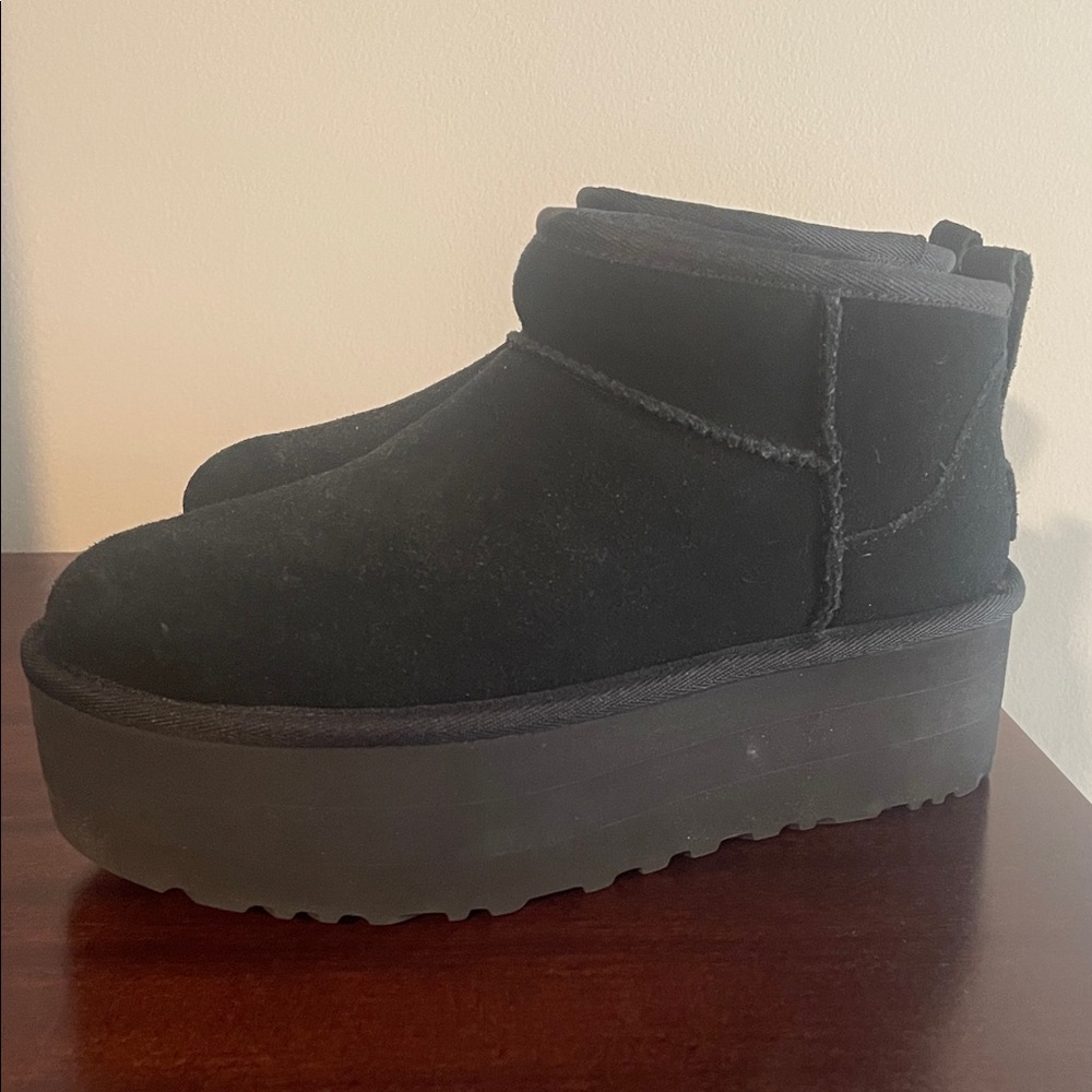 UGG Black Classic Ultra Mini Platform Booties 7 like new
